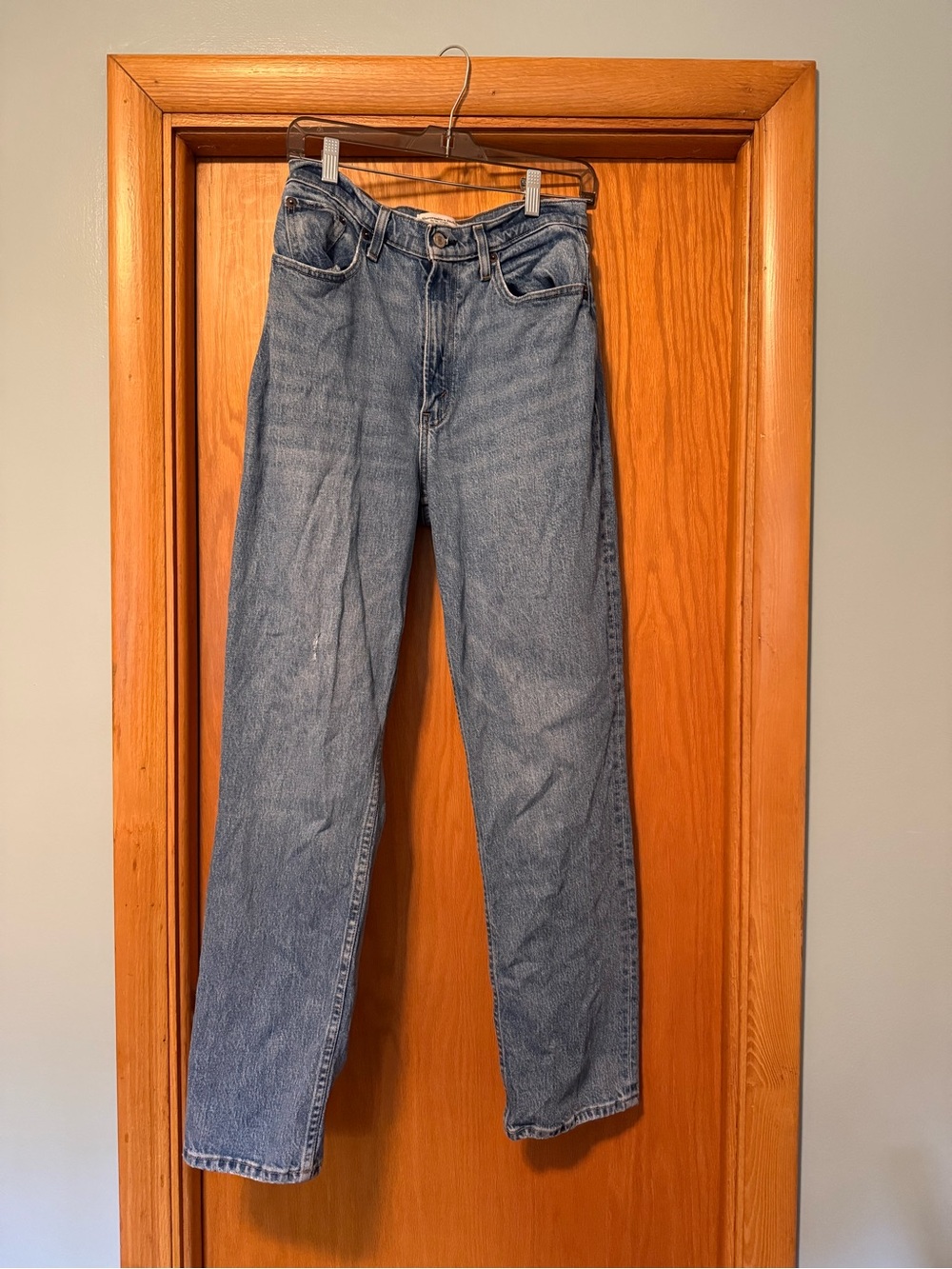 Abercrombie & Fitch Light Blue '90s Straight Ultra High Rise Jeans